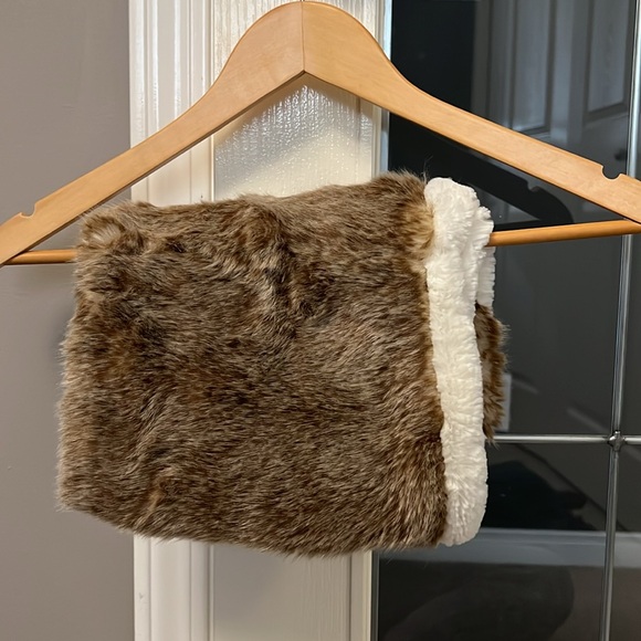 Faux Fur scarf American Eagle Outfitters - Picture 3 of 4